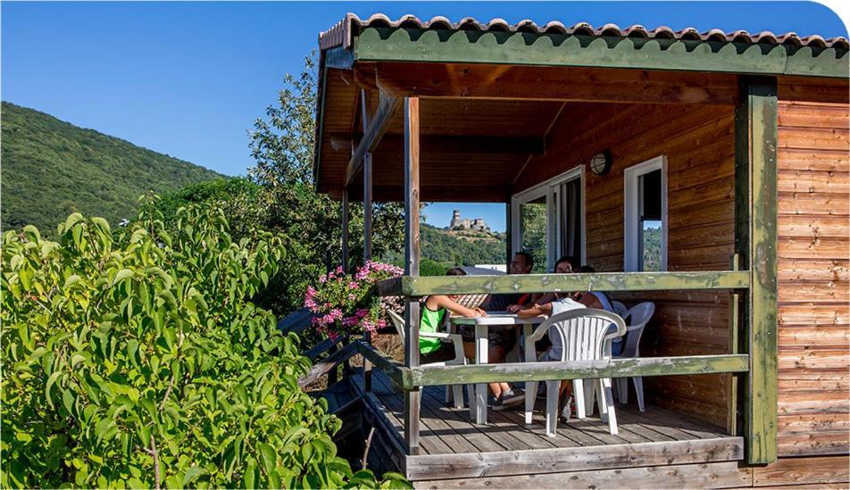 Camping Onlycamp Pierre & Sources Volvic Esterno foto