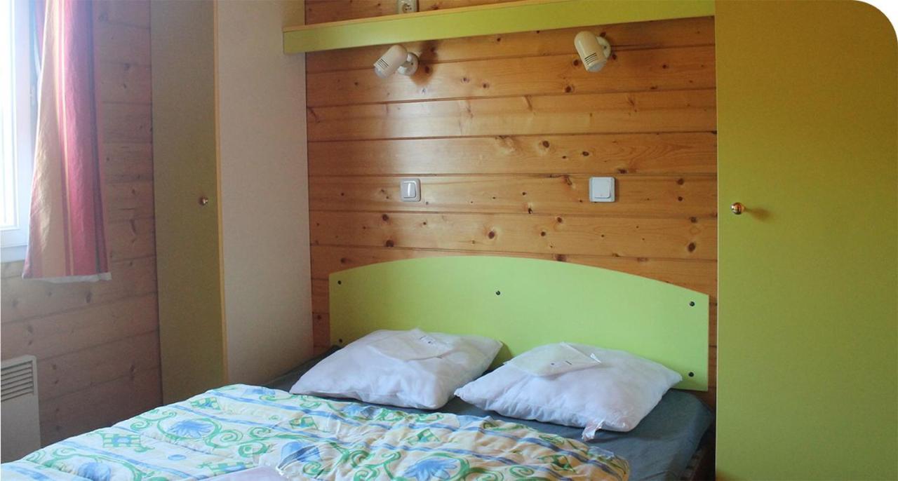 Camping Onlycamp Pierre & Sources Volvic Esterno foto