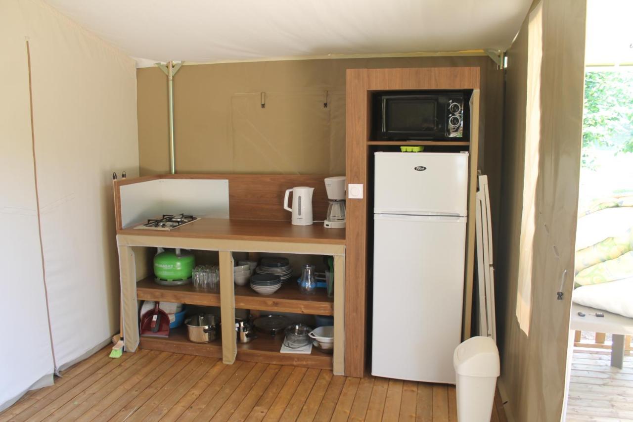 Camping Onlycamp Pierre & Sources Volvic Esterno foto