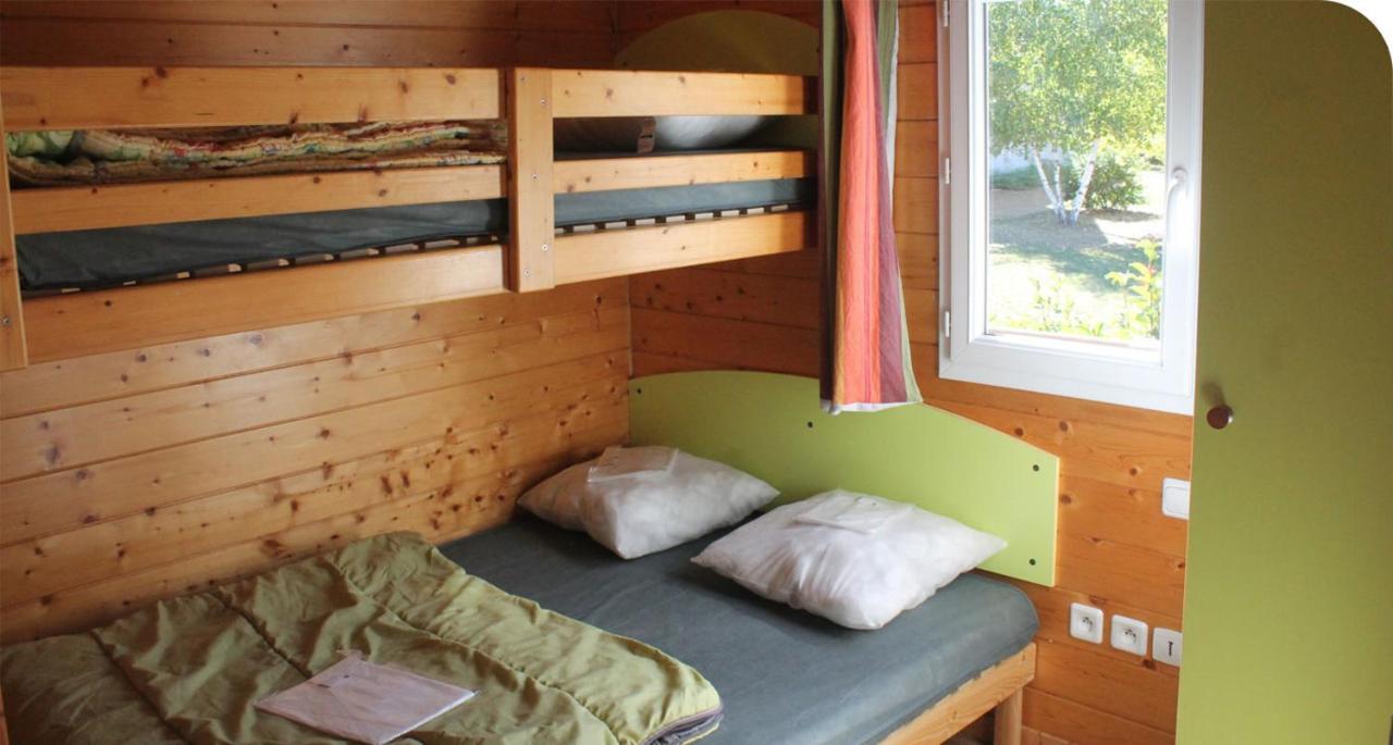 Camping Onlycamp Pierre & Sources Volvic Esterno foto