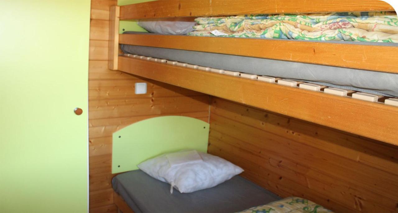 Camping Onlycamp Pierre & Sources Volvic Esterno foto