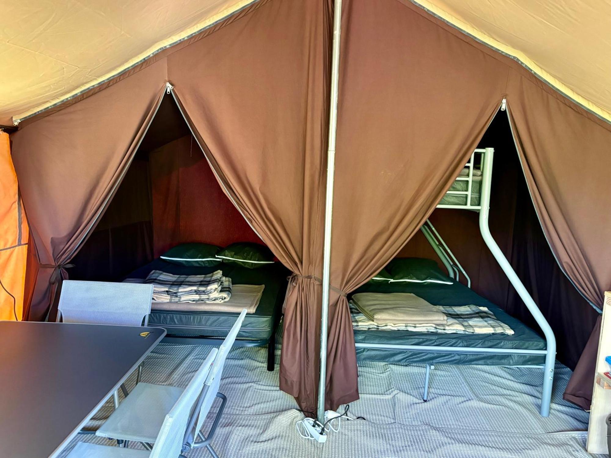 Camping Onlycamp Pierre & Sources Volvic Esterno foto